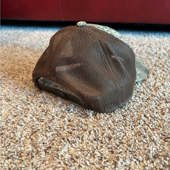 Realtree hat - Picture 2 of 3